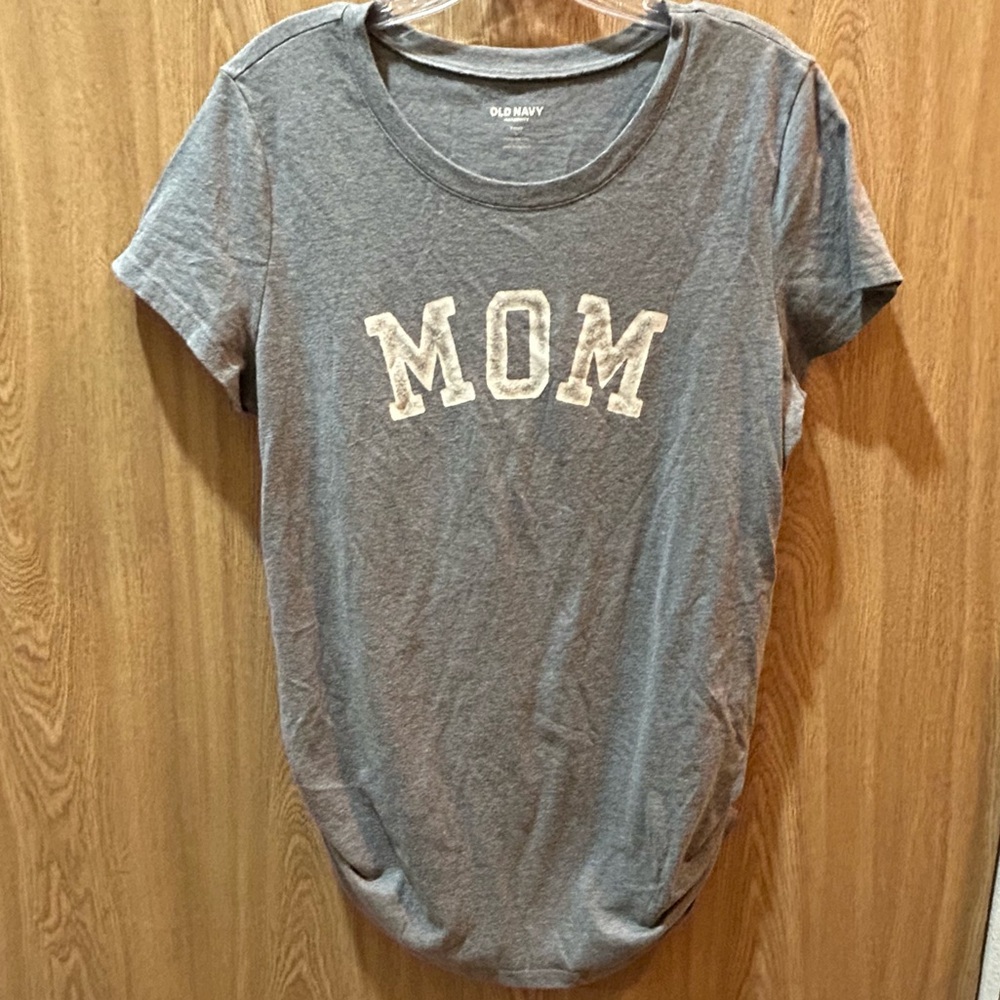 Old Navy maternity shirt “Mom”  Gray tee ruching soft stretch Large